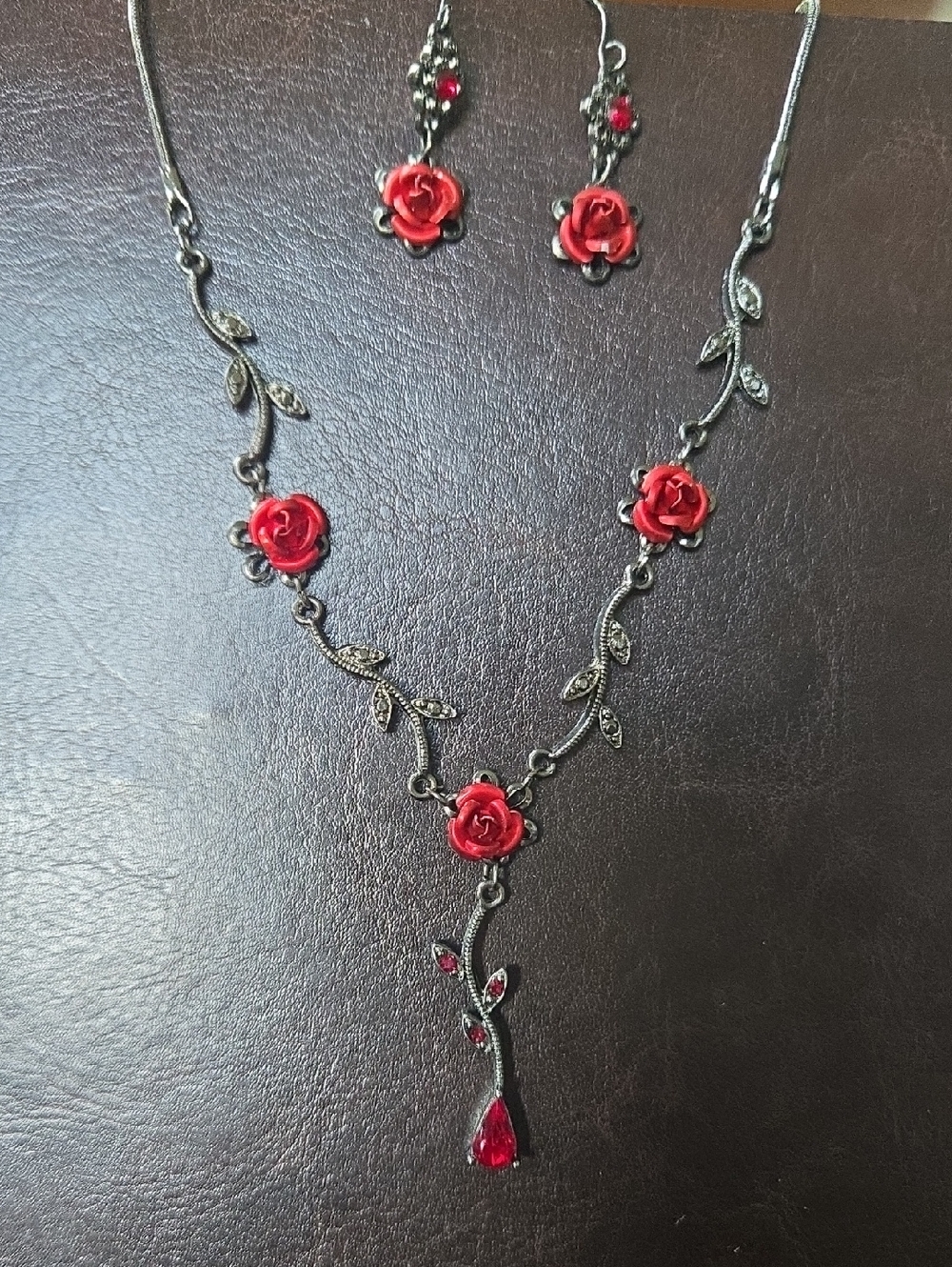 Gothic-style red rose necklace and earring jewelry set with rhinestone #M3